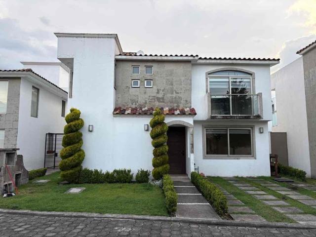 Casa en fraccionamiento en renta Condado Del Valle, Estado De México, México