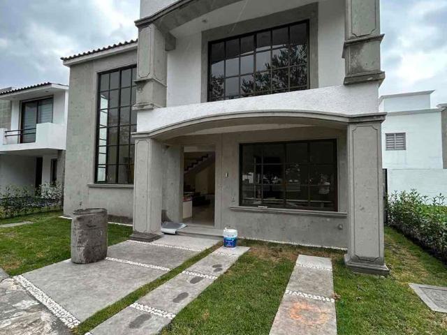 Casa en fraccionamiento en renta Condado Del Valle, Estado De México, México