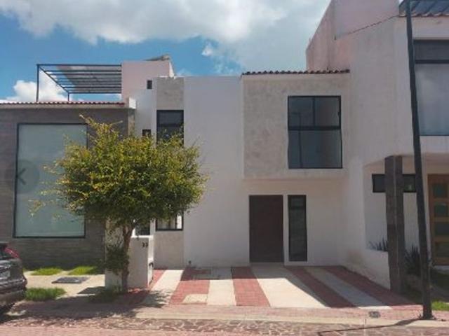 Casa en renta Condominio Fresno, Ciudad Maderas, Anillo Vial Iii Ote. Lt Condominio Jardines, Ciudad Maderas, Qro México