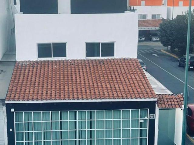 Casa en fraccionamiento en renta Coaxustenco, Metepec