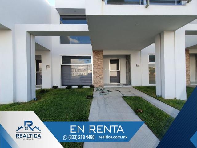 Casa en fraccionamiento en renta Coto Altezza, Vía Del Corso, Bonaterra, Tepic, Nayarit, México