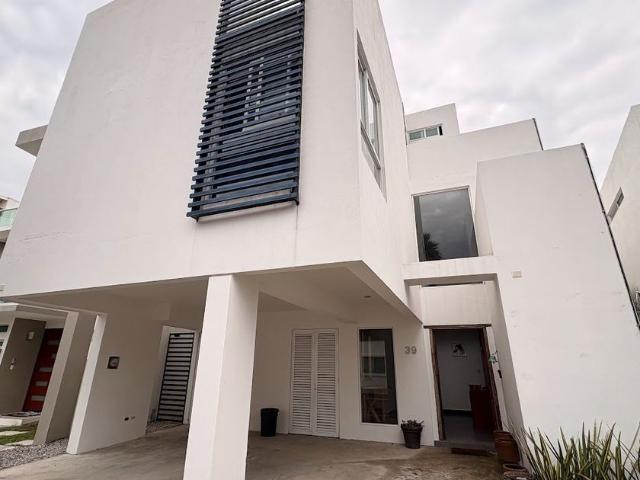 Casa en fraccionamiento en renta Cluster Puebla Blanca, Boulevard Oceanía, Lomas De Angelópolis, San Bernardino Tlaxcalancingo, Puebla, México