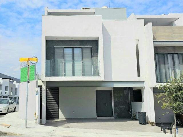 Casa en fraccionamiento en renta Cumbre Altta Residencial, Calzada Las Cumbres, Dominio Cumbres, García, Nuevo León, México