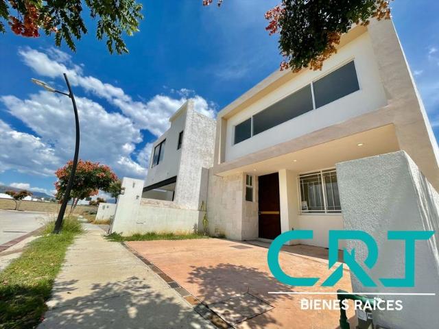 Casa en fraccionamiento en renta Eje Metropolitano León silao, Ladrilleras Del Refugio, León, Guanajuato, 37680, Mex