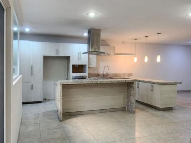 Casa en fraccionamiento en renta El Mayorazgo Residencial, Esq. Blvd. Del Mayorazgo, Boulevard Aeropuerto, Campestre San Jose, León, Gto México