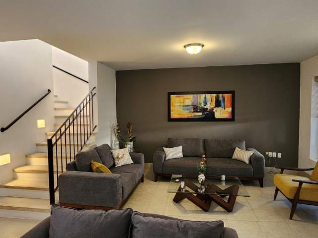 Casa en fraccionamiento en renta El Mayorazgo Residencial, Esq. Blvd. Del Mayorazgo, Boulevard Aeropuerto, Campestre San Jose, León, Guanajuato, México