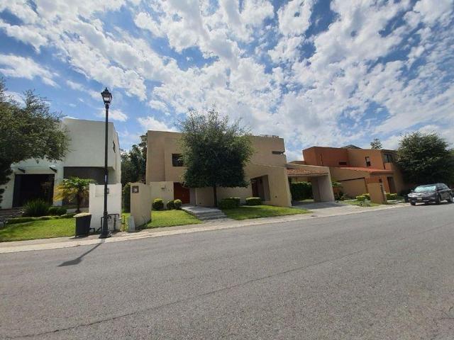 Casa en Fraccionamiento en Renta en Club de Golf La Herradura