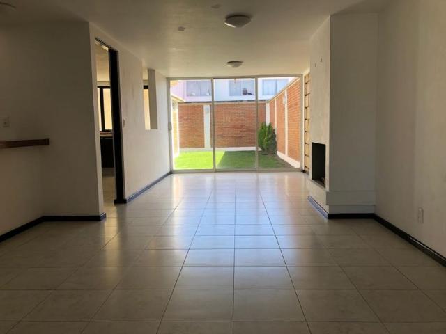 Casa en fraccionamiento en renta Fraccionamiento Bosque De Los Encinos, Colonia Juárez, Fraccionamiento Y Club De Golf Los Encinos, Estado De México, México