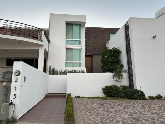 Casa en fraccionamiento en renta Gran Jardin, León, Guanajuato, México