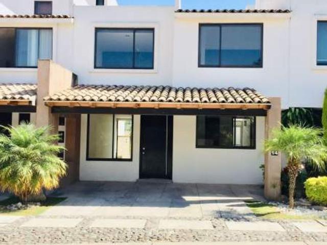 Casa en fraccionamiento en renta Jardines De Las Lomas Cascatta, Avenida Del Valle, Lomas De Angelópolis, Puebla De Zaragoza, Puebla, México
