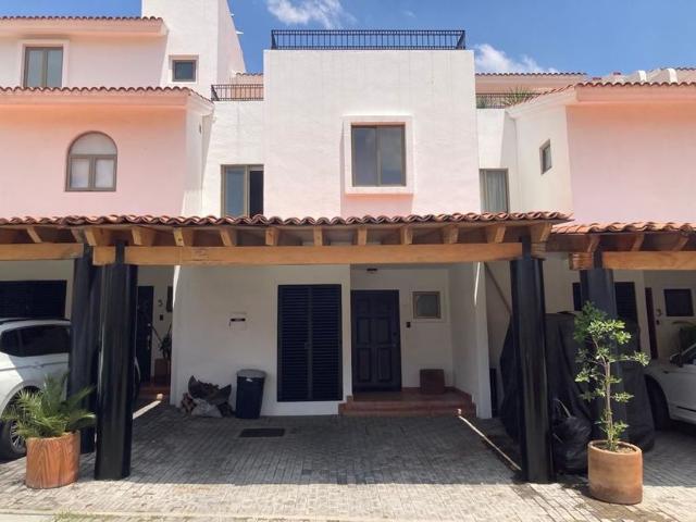 Casa en fraccionamiento en renta La Vista Country Club, Vía Atlixcáyotl, Sta María Tonanzintla, San Andrés Cholula, Puebla, México