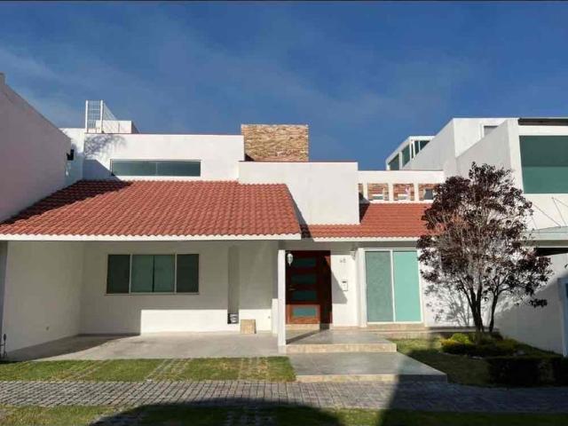 Casa en fraccionamiento en renta Lomas De Angelópolis, San Bernardino Tlaxcalancingo, Puebla, México