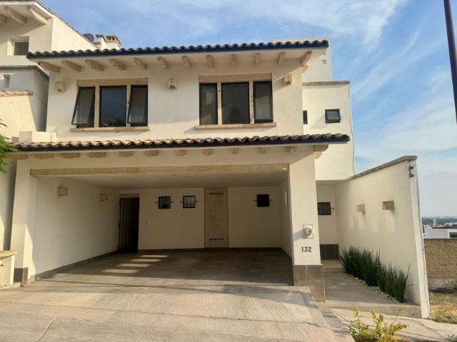 Casa en fraccionamiento en renta Lomas Punta Del Este Residencial, Boulevard Juan Alonso De Torres Poniente, Lomas Punta Del Este, León, Guanajuato, México