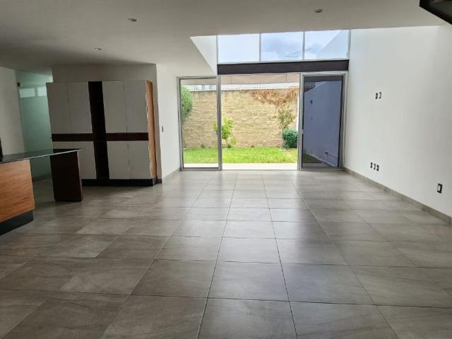 Casa en fraccionamiento en renta Lomas Punta Del Este Residencial, Boulevard Juan Alonso De Torres Poniente, Lomas Punta Del Este, León, Guanajuato, México