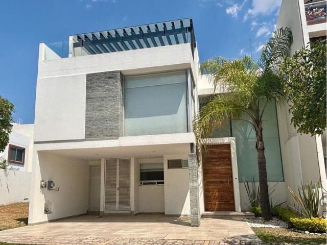 Casa en fraccionamiento en renta Parque Guanajuato, Boulevard De Los Volcanes, Lomas De Angelópolis, Puebla, México