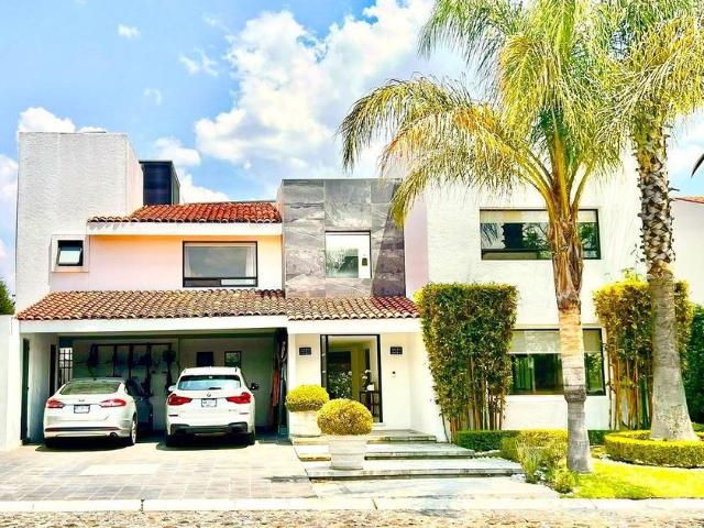 Casa en fraccionamiento en renta Parque Segunda De San Francisco, El Campanario, Santiago De Querétaro, Querétaro, México