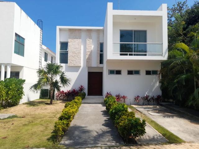 Casa en fraccionamiento en renta Playa Magna, Playa Del Carmen, Quintana Roo, México