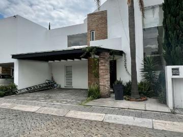 Casa en fraccionamiento en renta Plaza Las Glorias, Avenida Juan Blanca, Arboledas De, Residencial Zerezotla, San Pedro Cholula, Puebla, México