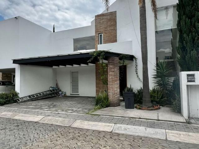 Casa en fraccionamiento en renta Plaza Las Glorias, Avenida Juan Blanca, Arboledas De, Residencial Zerezotla, San Pedro Cholula, Puebla, México