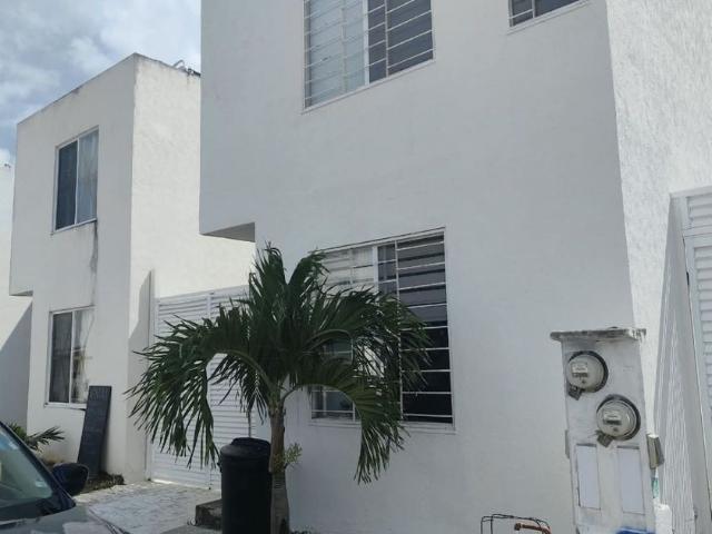 Casa en fraccionamiento en renta Pueblo Kanasin, Kanasín