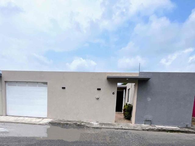 Casa en fraccionamiento en renta Puente Moreno, Medellín