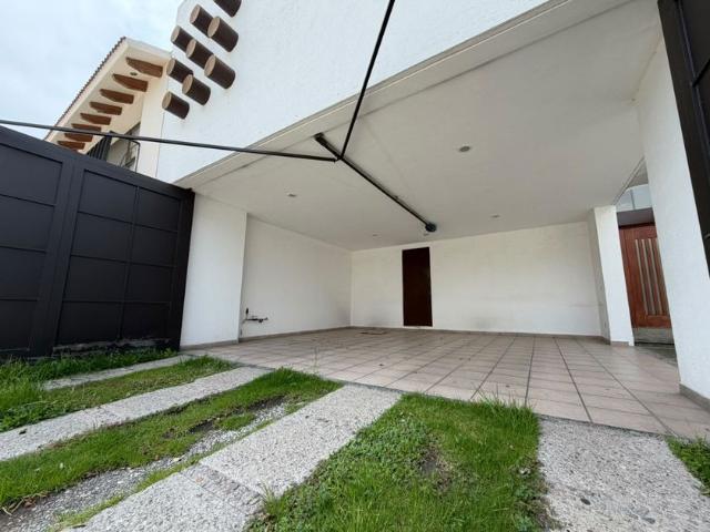 Casa en fraccionamiento en renta Reserva Territorial Atlixcáyotl, Municipio De Puebla