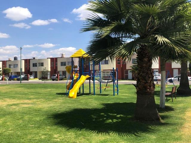 Casa en fraccionamiento en renta Residencial Villa De Cortés, Calle 21 Sur, Llanos Sta María, Barrio De Santa Maria Xixitla, De, Puebla, México