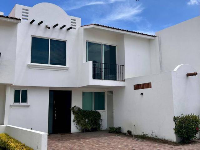 Casa en fraccionamiento en renta Residencial Quinta Real, Circuito Real, Irapuato, Guanajuato, México