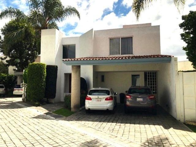 Casa en fraccionamiento en renta Santa Cruz Guadalupe, Puebla De Zaragoza, Puebla, México