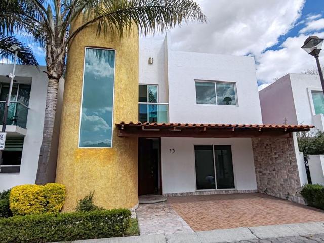 Casa en fraccionamiento en renta Santiago Mixquitla, San Pedro Cholula