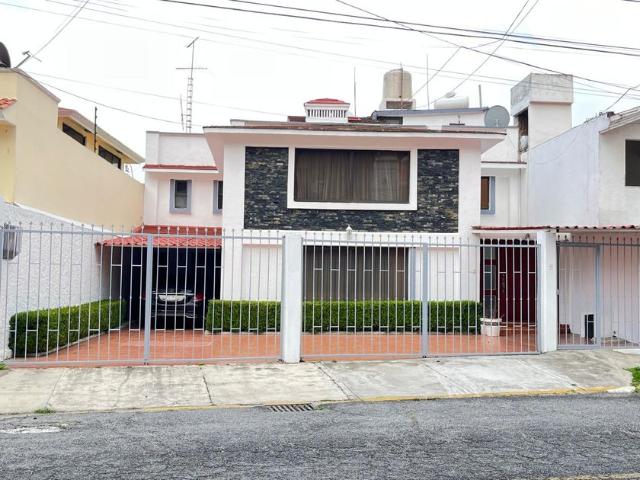 Casa en fraccionamiento en renta San Carlos, Metepec, Metepec
