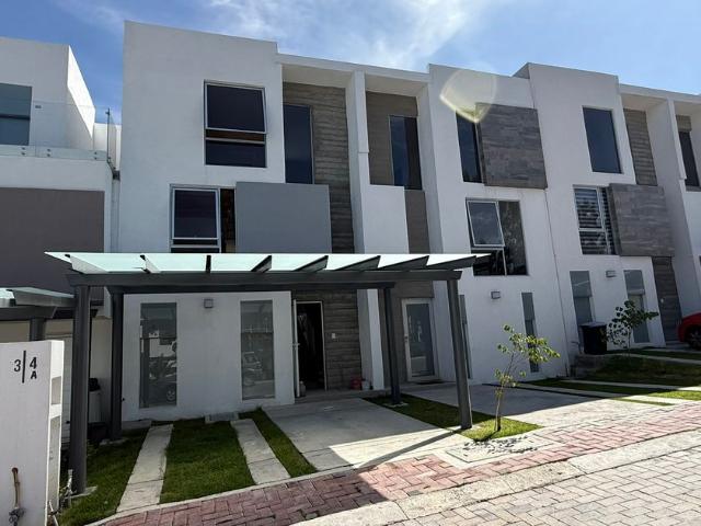Casa en fraccionamiento en renta San Bernardino Tlaxcalancingo, San Andrés Cholula