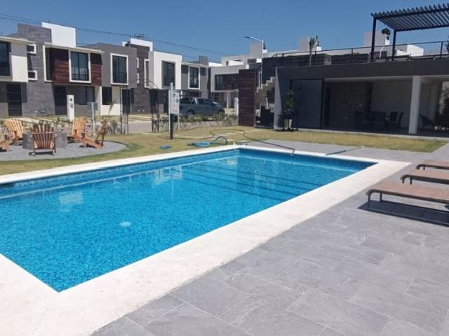 Casa en fraccionamiento en renta San Francisco Ocotlán, Coronango