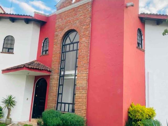 Casa en fraccionamiento en renta San Lorenzo Coacalco, Metepec