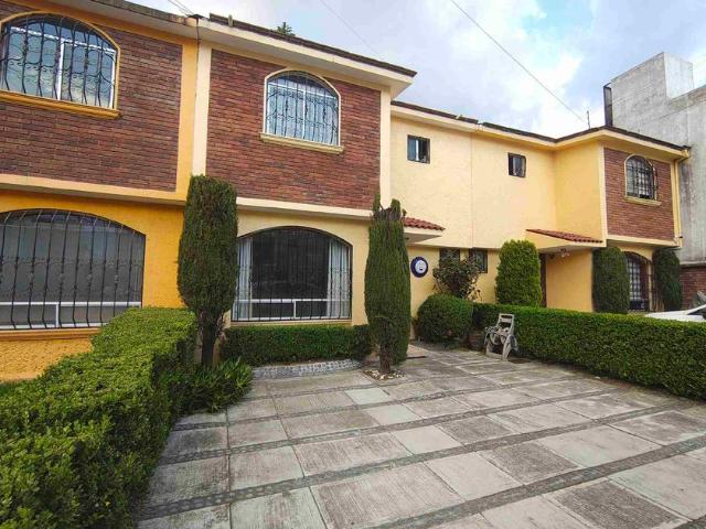 Casa en fraccionamiento en renta San Mateo Otzacatipan, Toluca