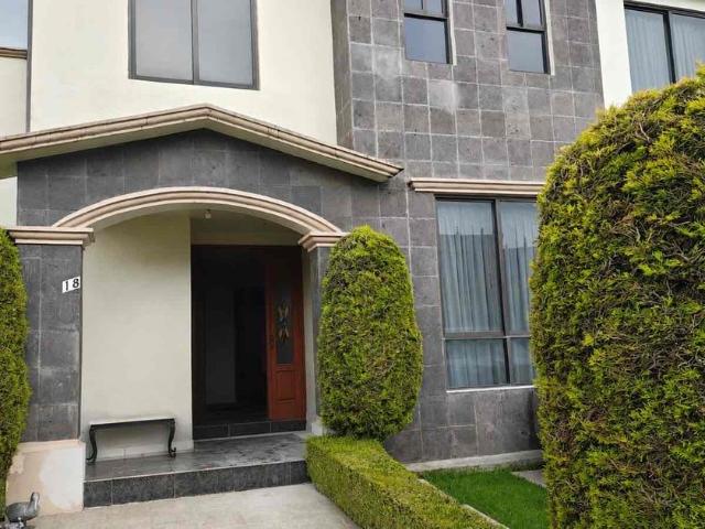 Casa en fraccionamiento en renta San Mateo Otzacatipan, Toluca