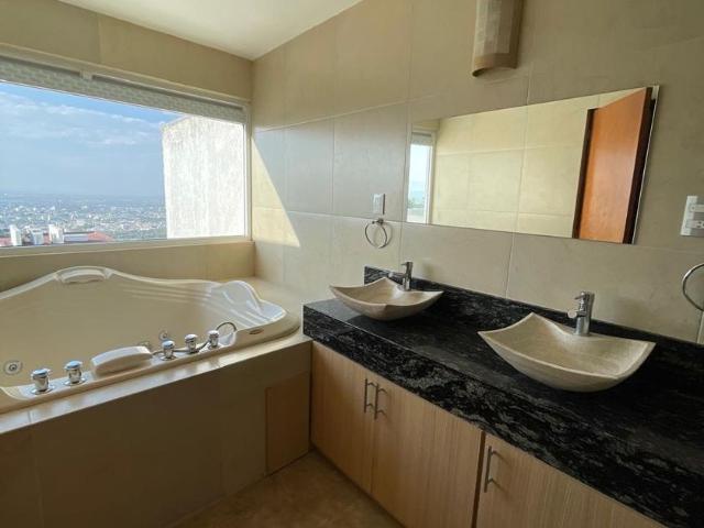 Casa en fraccionamiento en renta Sierra Azul Residencial, Avenida Parque Chapultepec, Privadas Del Pedregal, San Luis Potosí, México