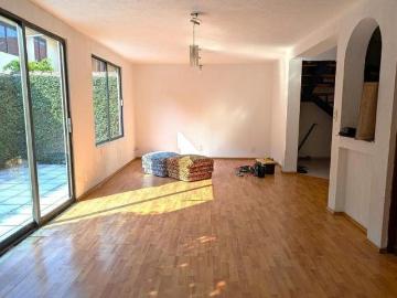 CASA EN FRACCIONAMIENTO EXCLUSIVO EN RANCHO VISTA HERMOSA, COYOACÁN