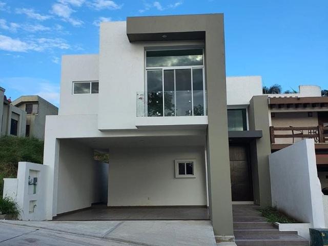 Casa en Fraccionamiento Hacienda del Rul