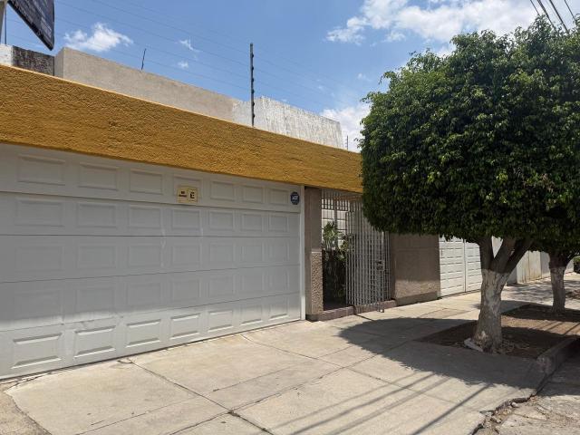 Casa en Fraccionamiento Jardines del Moral