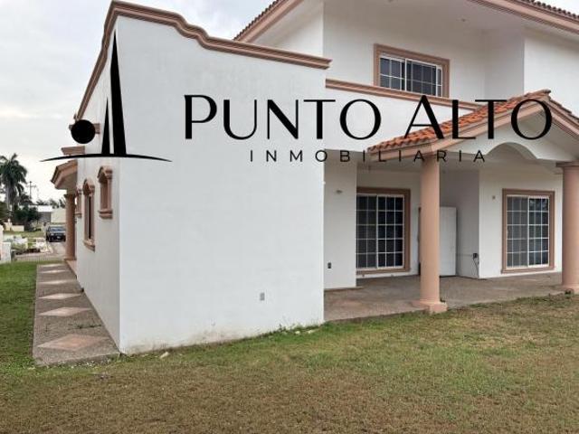 Casa en Fraccionamiento Lagunas de Miralta en renta y venta, vista al campo de golf