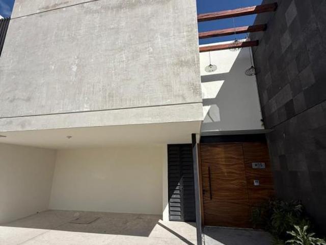 Casa en Fraccionamiento Lomas de Angelópolis