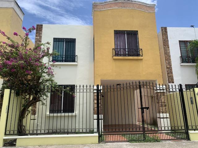Casa en Fraccionamiento Mediterráneo