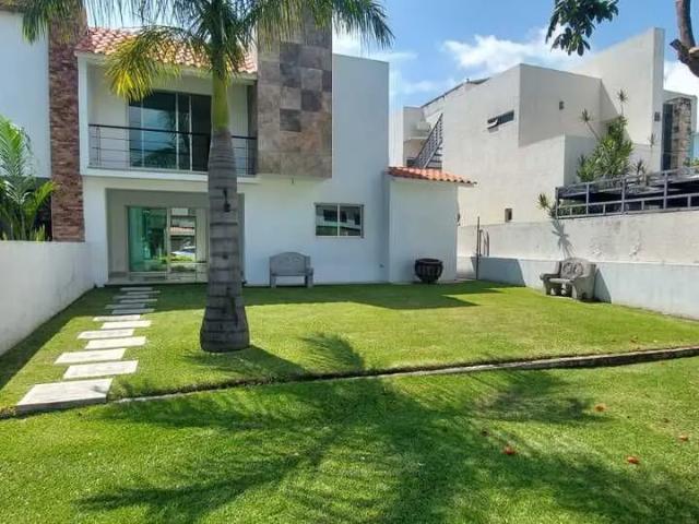 CASA EN FRACCIONAMIENTO PAVORREAL