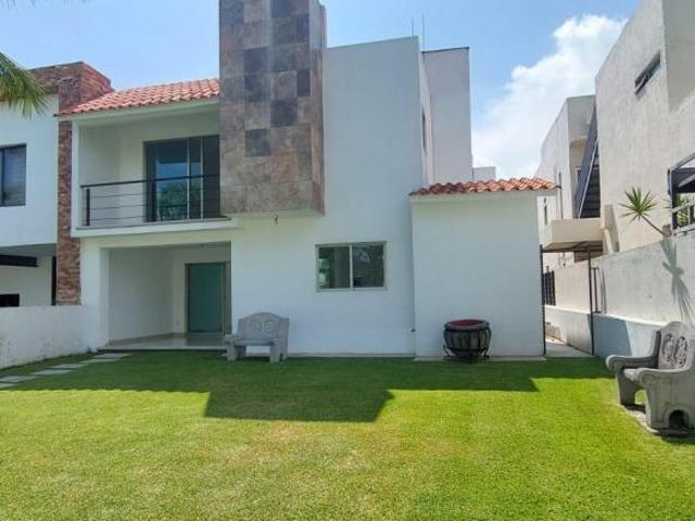 Casa en venta en fraccionamiento pavorreal