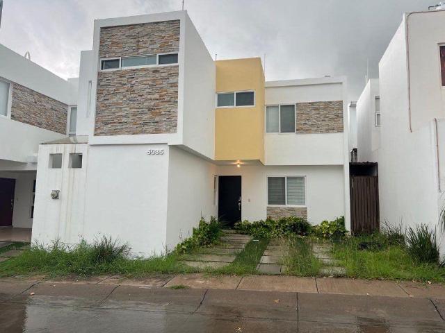Casa en Fraccionamiento Perisur