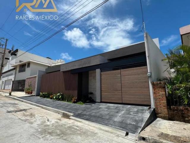 Casa en Fraccionamiento Petrolera Chairel