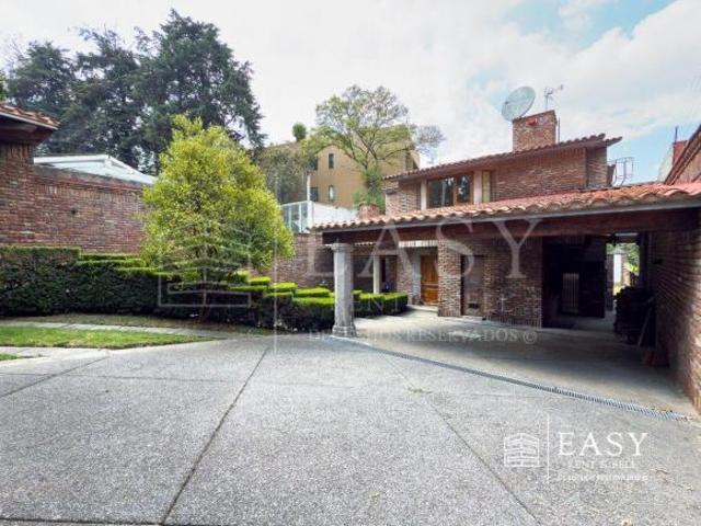 CASA EN FRACCIONAMIENTO PRIVADO LOMAS DE VISTA HERMOSA