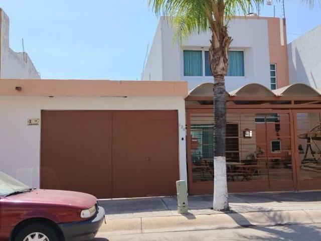 Casa en Fraccionamiento Puerta San Rafael