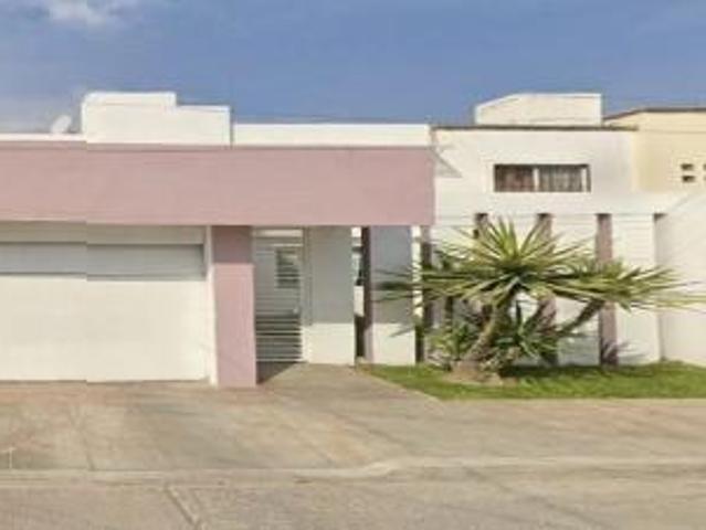 Casa en Fraccionamiento Real de Villas